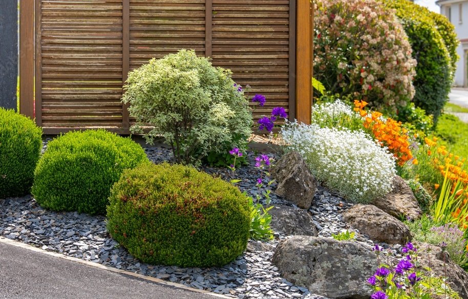 Aménagement-jardin-par-un-jardinier-paysagiste